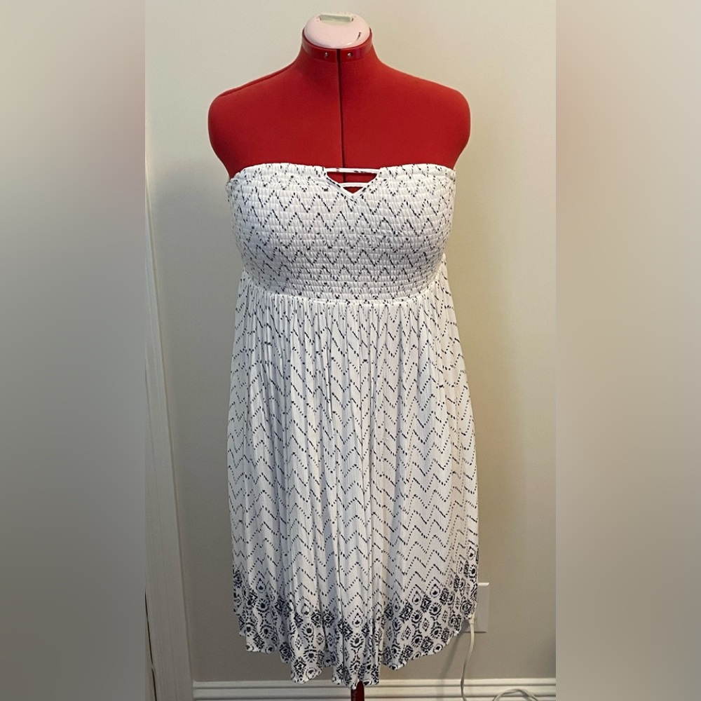 Torrid white and blue summer dress size 00